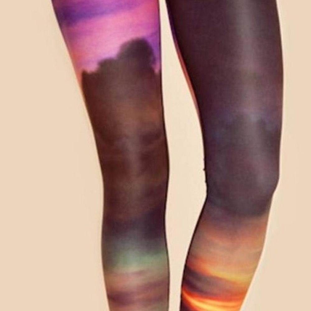 TEEKI Clouds Hot Pant